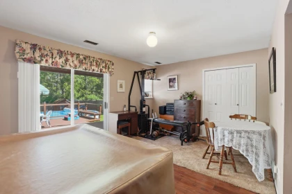 Hallway Photo of 14287 73a Avenue, Surrey, BC