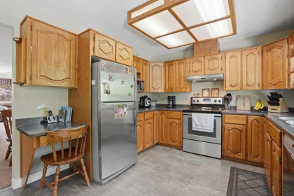 Primary Bathroom Photo of 14287 73a Avenue, Surrey, BC