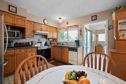 Breakfast Nook Photo of 6949 Jubilee Avenue, Burnaby, BC