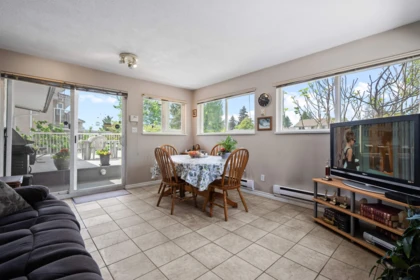 Entry Foyer Photo of 6949 Jubilee Avenue, Burnaby, BC