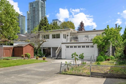 Front Yard Photo of 6949 Jubilee Avenue, Burnaby, BC