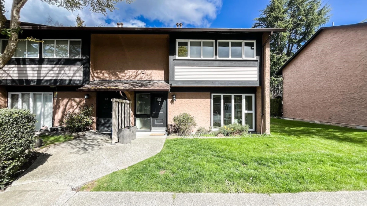 Family Room Photo of 69 10600 No. 4 Road, Richmond, BC