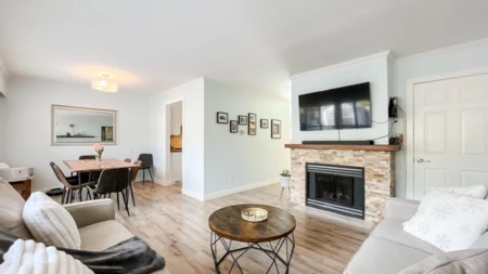 Breakfast Nook Photo of 69 10600 No. 4 Road, Richmond, BC