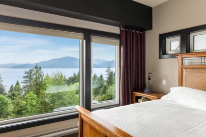 Guest Bathroom Photo of 75 Tidewater Way, Lions Bay, BC
