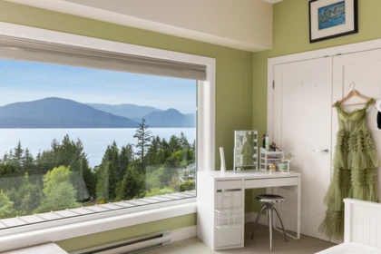 Hallway Photo of 75 Tidewater Way, Lions Bay, BC