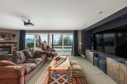 Outdoor Patio Photo of 75 Tidewater Way, Lions Bay, BC