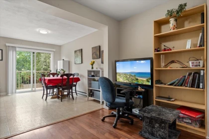 Kitchen Island Photo of 7 46345 Princess Avenue, Chilliwack, BC