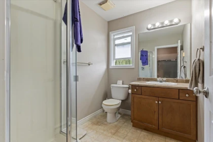 Powder Room Photo of 7 46345 Princess Avenue, Chilliwack, BC