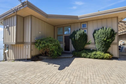 14843 Hardie Avenue, White Rock, BC, White Rock — Single Family Residence for sale
