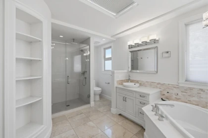 Hallway Photo of 14843 Hardie Avenue, White Rock, BC