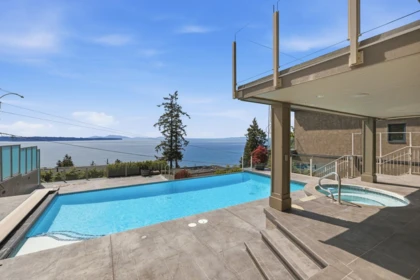 Hot Tub / Spa Photo of 14843 Hardie Avenue, White Rock, BC
