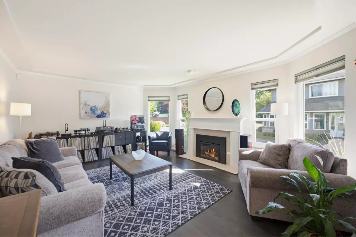 Dining Area Photo of 6117 W Boundary Drive, Surrey, BC