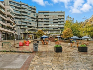 Hot Tub / Spa Photo of 521 666 Leg In Boot Square, Vancouver, BC