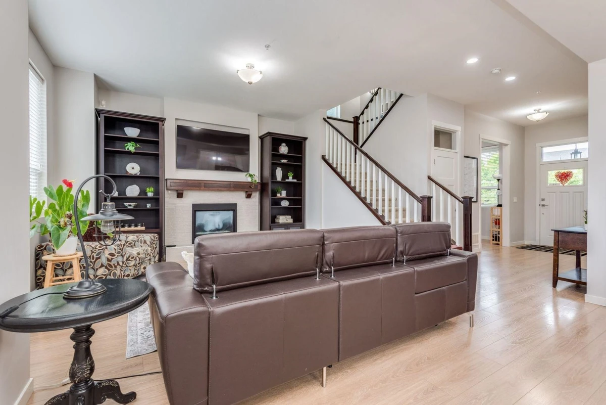 Living Room Photo of 24406 113 Avenue, Maple Ridge, BC
