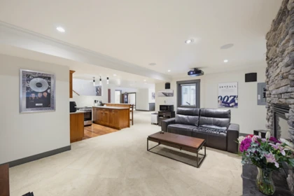 Hot Tub / Spa Photo of 2276 Chantrell Park Drive, Surrey, BC