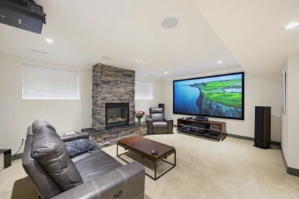 Swimming Pool Photo of 2276 Chantrell Park Drive, Surrey, BC