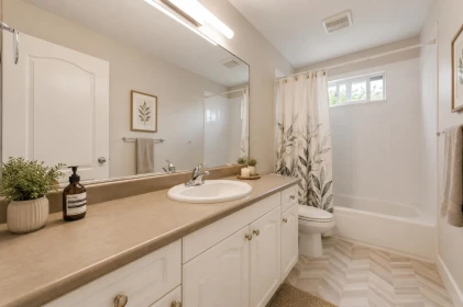 Basement Recreation Room Photo of 6928 182a Street, Surrey, BC