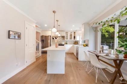 Kitchen Island Photo of 6928 182a Street, Surrey, BC