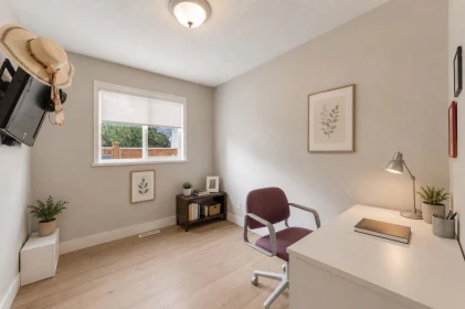 Walk-In Closet Photo of 6928 182a Street, Surrey, BC