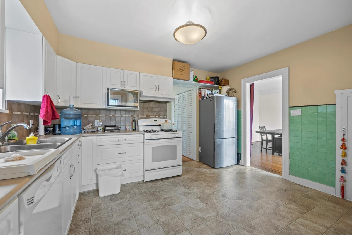 Dining Area Photo of 3579 W 18th Avenue, Vancouver, BC