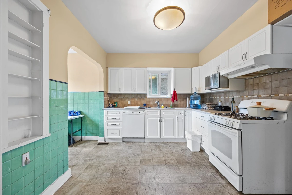 Family Room Photo of 3579 W 18th Avenue, Vancouver, BC
