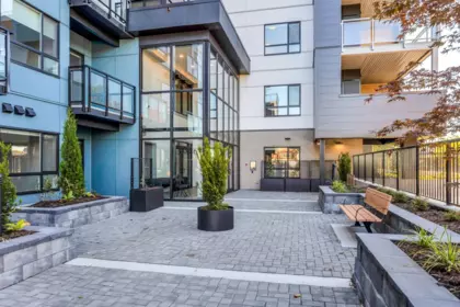 Garden / Landscaping Photo of 304 33886 Pine Street, Abbotsford, BC