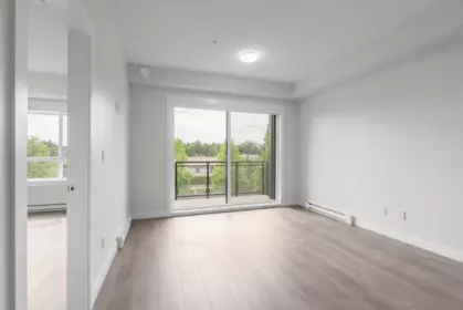 Walk-In Closet Photo of 304 33886 Pine Street, Abbotsford, BC