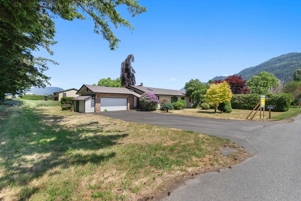 Family Room Photo of 38531 Old Yale Road, Abbotsford, BC
