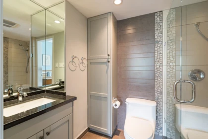 Guest Bathroom Photo of 502 2409 W 43rd Avenue, Vancouver, BC