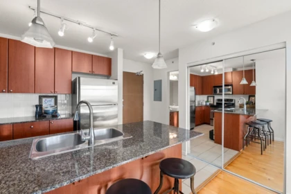 Kitchen Photo of 1103 610 Victoria Street, New Westminster, BC