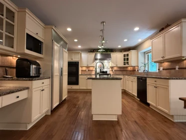 Breakfast Nook Photo of 76 Eagle Pass, Port Moody, BC