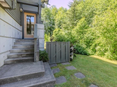 1162 Village Green Way, Squamish, BC, Squamish — Half Duplex for sale