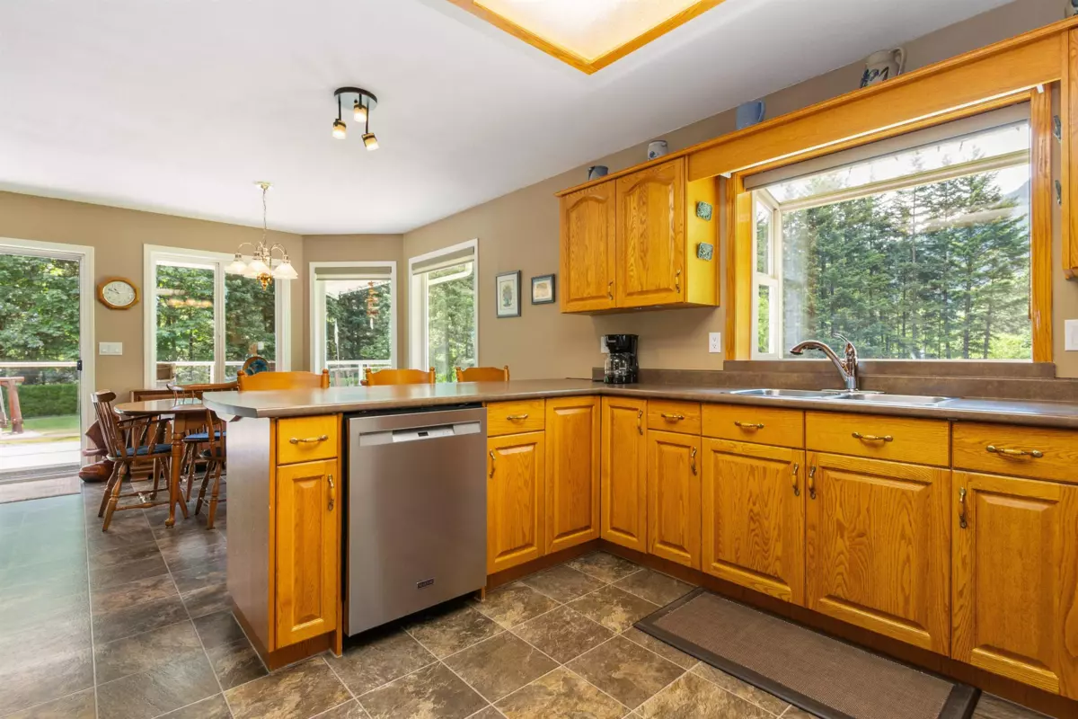 Dining Area Photo of 36110 Trans Canada Highway, Yale, BC