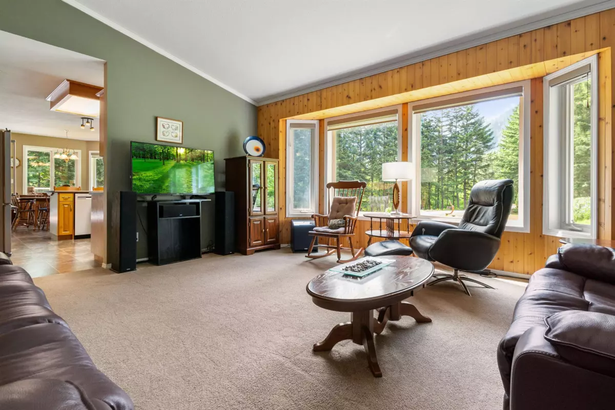 Family Room Photo of 36110 Trans Canada Highway, Yale, BC