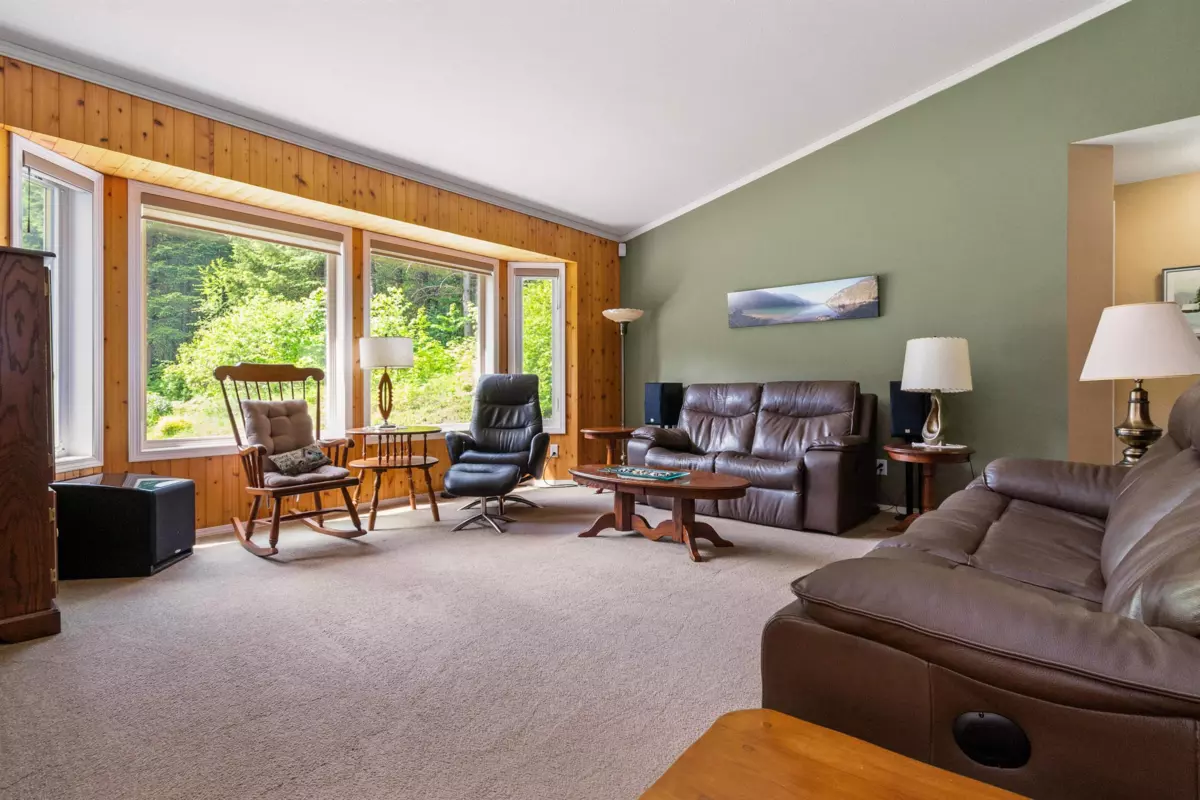 Living Room Photo of 36110 Trans Canada Highway, Yale, BC