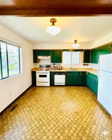 Kitchen Photo of 1965 Flynn Crescent, Coquitlam, BC