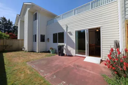 Primary Bedroom Photo of 21 5610 Trail Avenue, Sechelt, BC