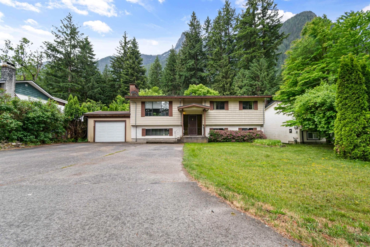 Exterior Rear Photo of 260 Robertson Crescent, Hope, BC