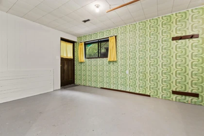 Hallway Photo of 260 Robertson Crescent, Hope, BC