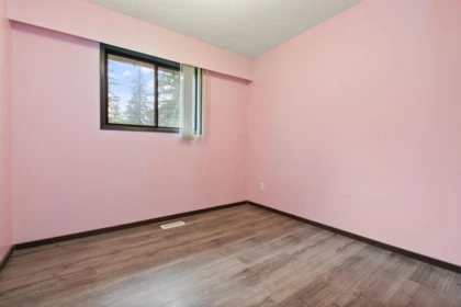 Powder Room Photo of 260 Robertson Crescent, Hope, BC