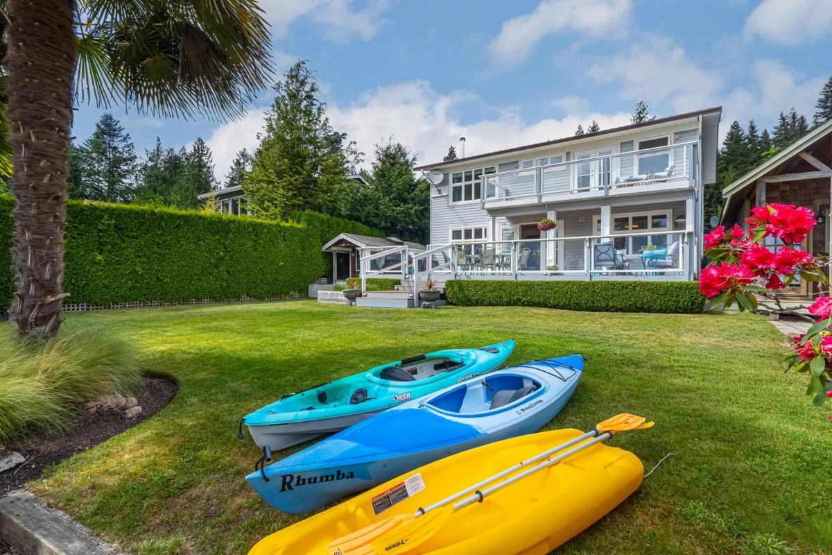 Family Room Photo of 6417 Marmot Road, Sechelt, BC