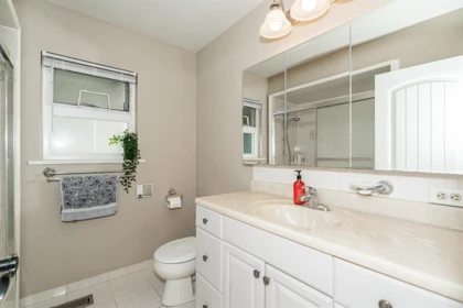 Hallway Photo of 6830 Curtis Street, Burnaby, BC