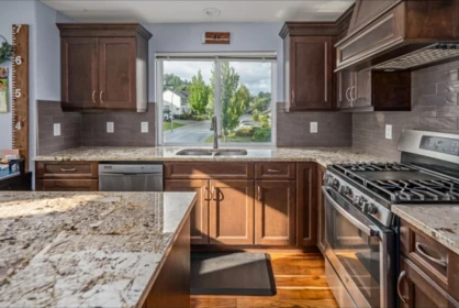Primary Bedroom Photo of 35452 Strathcona Court, Abbotsford, BC