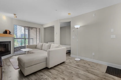 Breakfast Nook Photo of 331 10838 City Parkway, Surrey, BC