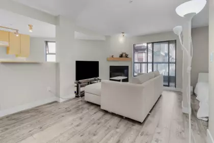 331 10838 City Parkway, Surrey, BC, Surrey — Apartment/Condo for sale