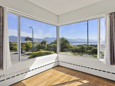 Powder Room Photo of 4514 Bellevue Drive, Vancouver, BC