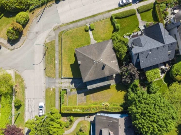 Swimming Pool Photo of 4514 Bellevue Drive, Vancouver, BC