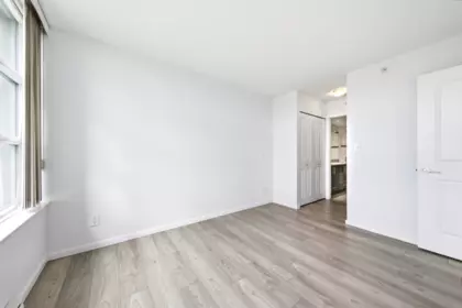 Basement Recreation Room Photo of 1006 2289 Yukon Crescent, Burnaby, BC