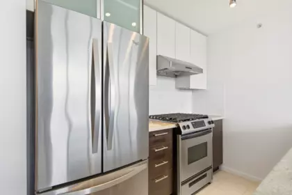 1006 2289 Yukon Crescent, Burnaby, BC, Burnaby — Apartment/Condo for sale