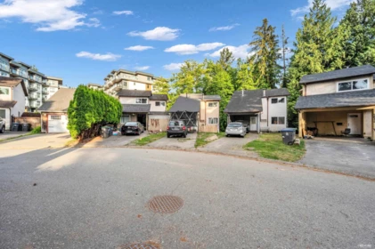 Garden / Landscaping Photo of 9618 139 Street, Surrey, BC